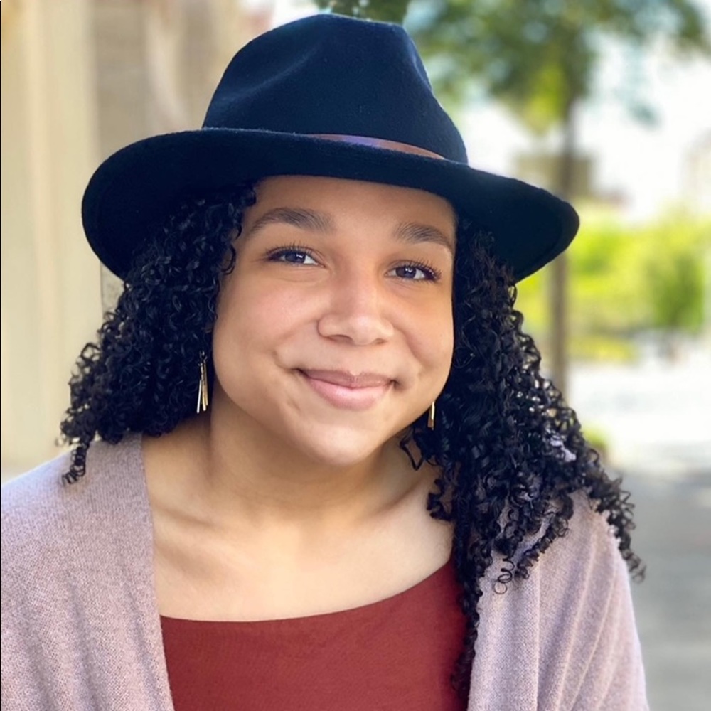 Meet your Posher, Kayla